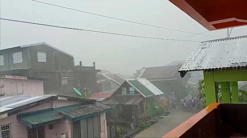2019-12-03T003916Z_1_LYNXMPEFB201K_RTROPTP_4_ASIA-STORM-PHILIPPINES.JPG