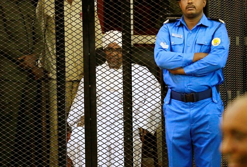 2019-12-14T130151Z_1_LYNXMPEFBD081_RTROPTP_4_SUDAN-POLITICS-BASHIR.JPG