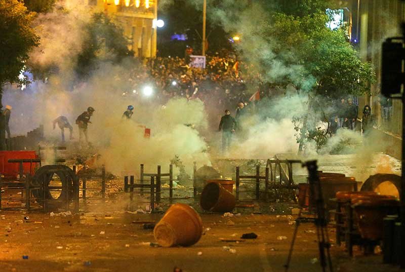 2019-12-15T231324Z_1_LYNXMPEFBE0K5_RTROPTP_4_LEBANON-PROTESTS.JPG