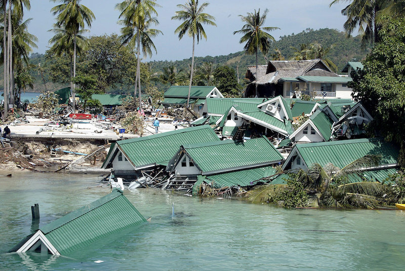 2019-12-26T042858Z_2_LYNXMPEFBP03P_RTROPTP_4_INDIANOCEAN-TSUNAMI-FILE.JPG