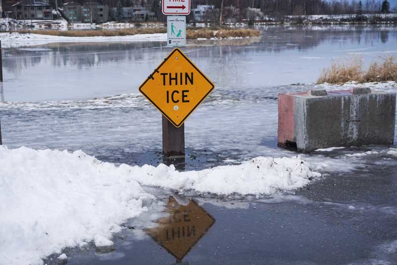 2019-12-26T224721Z_1_LYNXMPEFBP13O_RTROPTP_4_ALASKA-CLIMATE.JPG