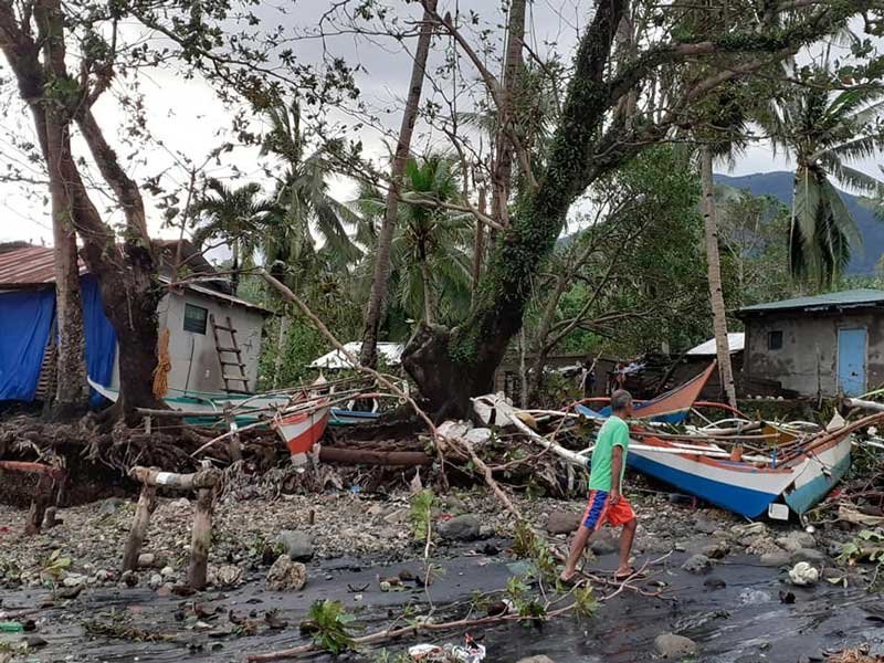 2019-12-27T030728Z_1_LYNXMPEFBQ037_RTROPTP_4_ASIA-STORM-PHILIPPINES.JPG