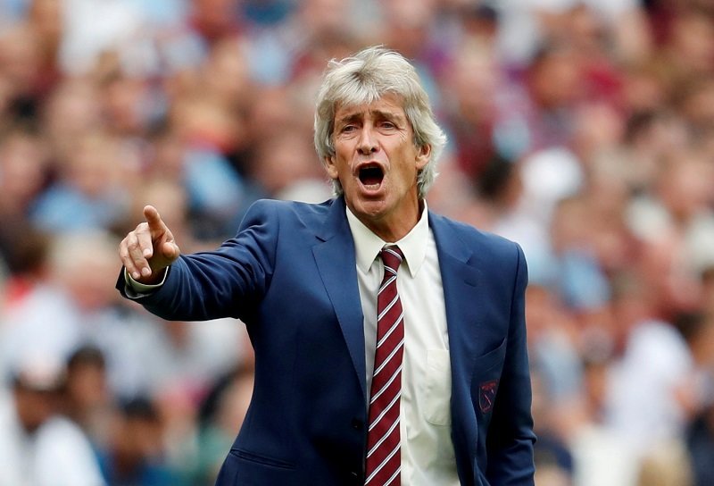 2019-12-28T211100Z_1_LYNXMPEFBR0CE_RTROPTP_4_SOCCER-ENGLAND-WHU-PELLEGRINI.JPG