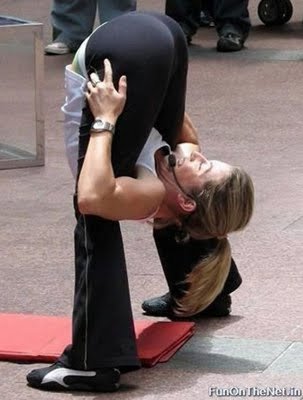Super_Flexible_Gymnasts_05.jpg.a7a01293f25f3d0e1a0a17432c2637dd.jpg