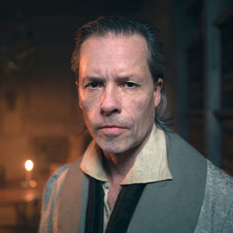 a-christmas-carol-guy-pearce-1577058166.jpg