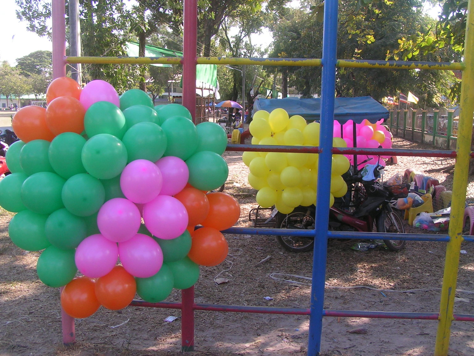 baloons.thumb.JPG.c898873f272439bf2be5bdad61fb6284.JPG