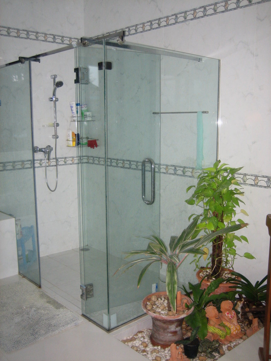 Shower unit.JPG