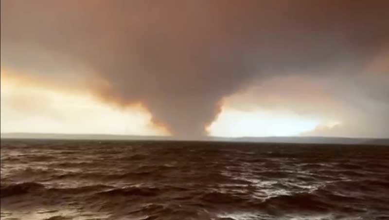 2020-01-01T005839Z_1_LYNXMPEG00135_RTROPTP_4_AUSTRALIA-BUSHFIRES.JPG
