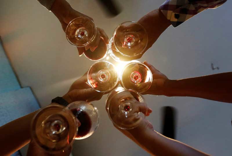 2020-01-02T185104Z_1_LYNXMPEG0111J_RTROPTP_4_GLOBAL-WINE.JPG