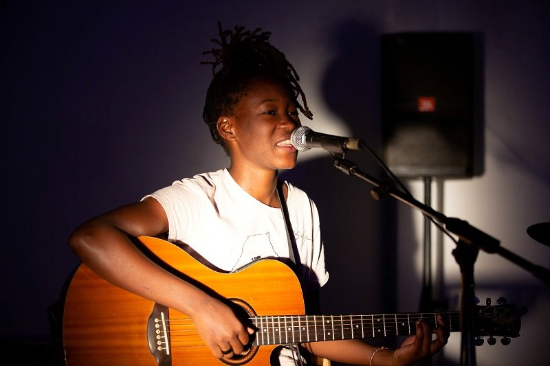 2020-01-03T163308Z_1_LYNXMPEG021CU_RTROPTP_4_CONGO-ARTS-SINGER.JPG