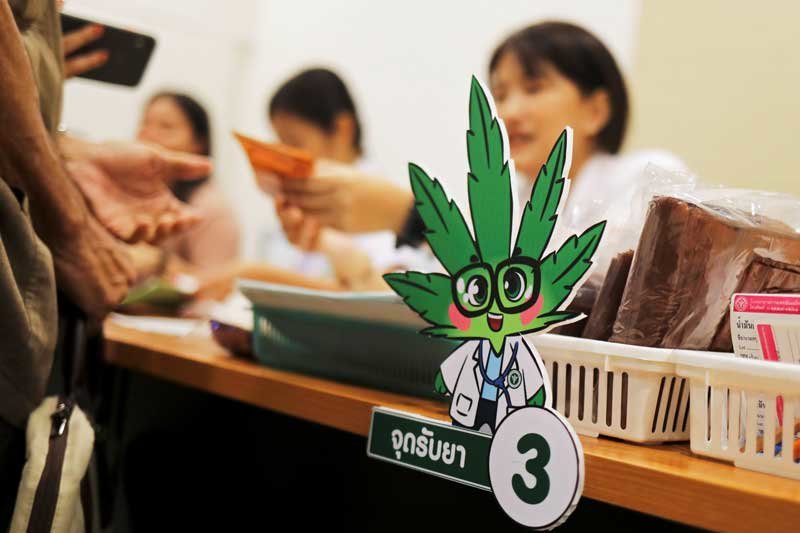 2020-01-06T080201Z_1_LYNXMPEG050I4_RTROPTP_4_THAILAND-CANNABIS-CLINIC.JPG