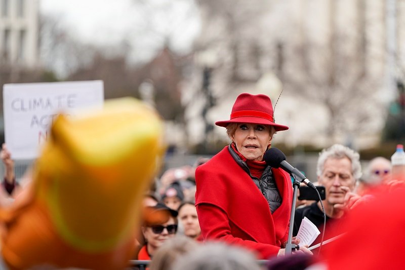 2020-01-10T212903Z_1_LYNXMPEG091LJ_RTROPTP_4_CLIMATE-CHANGE-JANE-FONDA.JPG