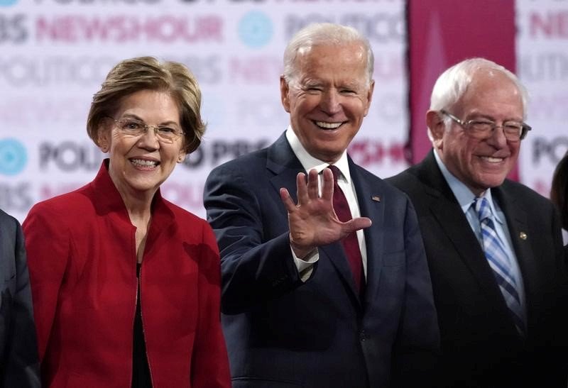 2020-01-12T232759Z_1_LYNXMPEG0B0OK_RTROPTP_3_USA-ELECTION-SANDERS.JPG