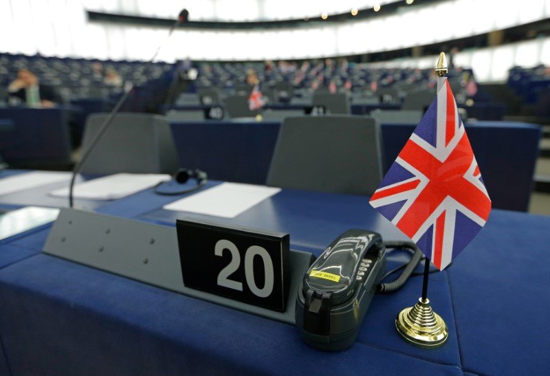 2020-01-16T211553Z_4_LYNXMPEG0F1PD_RTROPTP_3_BRITAIN-EU-PARLIAMENT.JPG