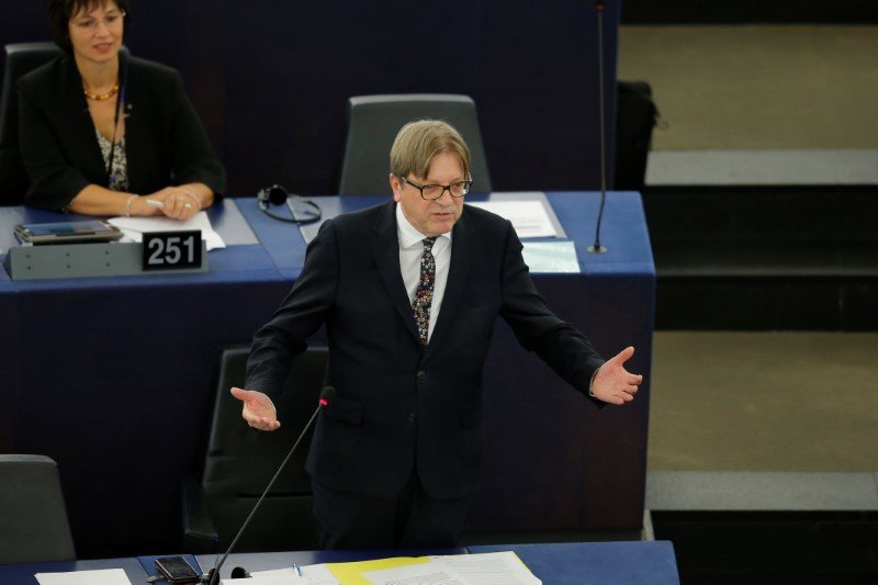 2020-01-17T211116Z_2_LYNXMPEG0G0ZJ_RTROPTP_3_BRITAIN-EU-PARLIAMENT.JPG