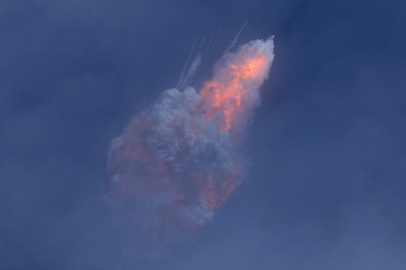 2020-01-19T171929Z_1_LYNXMPEG0I0PK_RTROPTP_3_SPACE-EXPLORATION-SPACEX.JPG