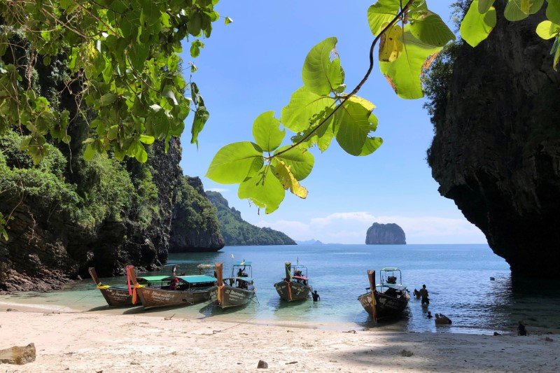 2020-01-24T052442Z_1_LYNXMPEG0N09W_RTROPTP_3_THAILAND-TOURISM.JPG