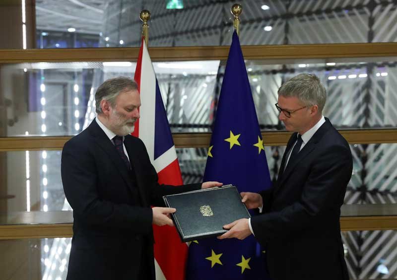 2020-01-29T122306Z_1_LYNXMPEG0S10X_RTROPTP_4_BRITAIN-EU-LETTER.JPG