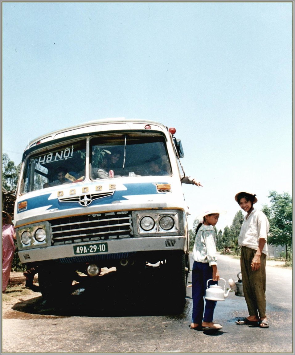 738036777_Hue_to_Hanoi_1994(Copy).thumb.jpg.aebf4a999660a1be7e46be40ba6c03dc.jpg