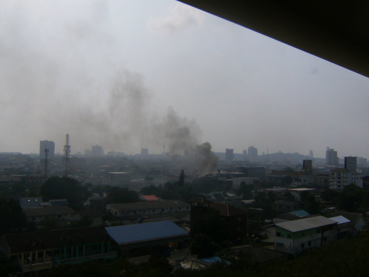smoke in the air 002.JPG