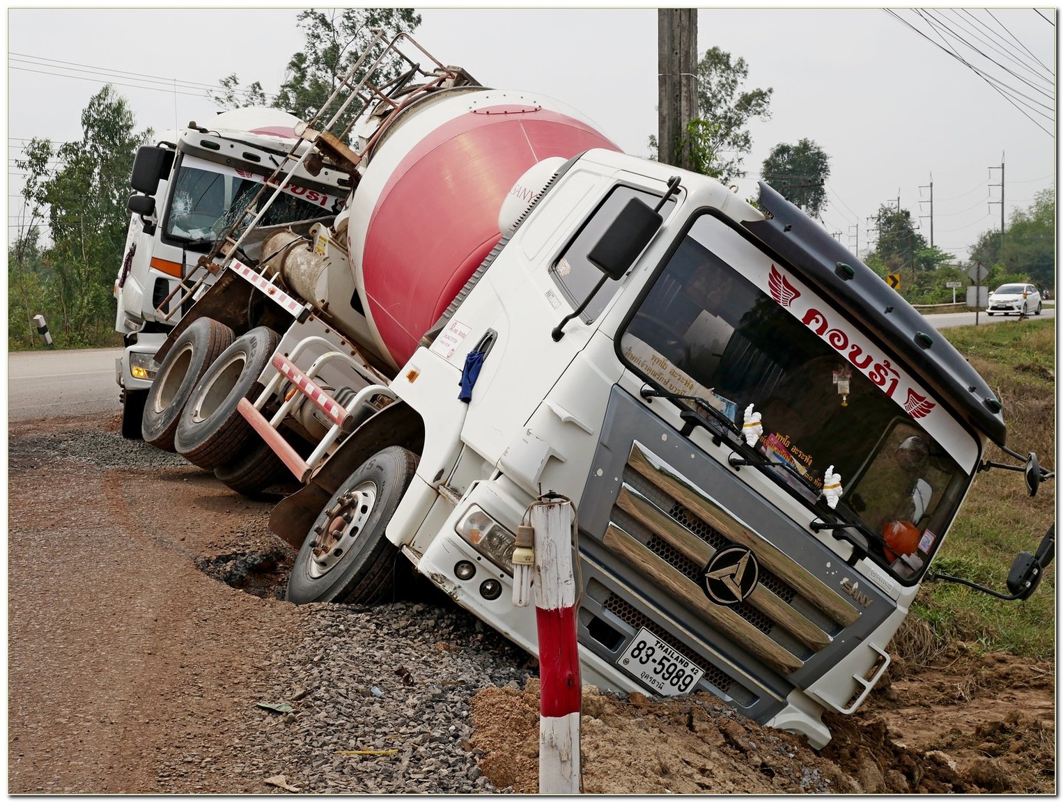 P1030232_rd_222_trucks_accident.thumb.JPG.8a60d9613124b6538fb2b26c9c9ed8cc.JPG