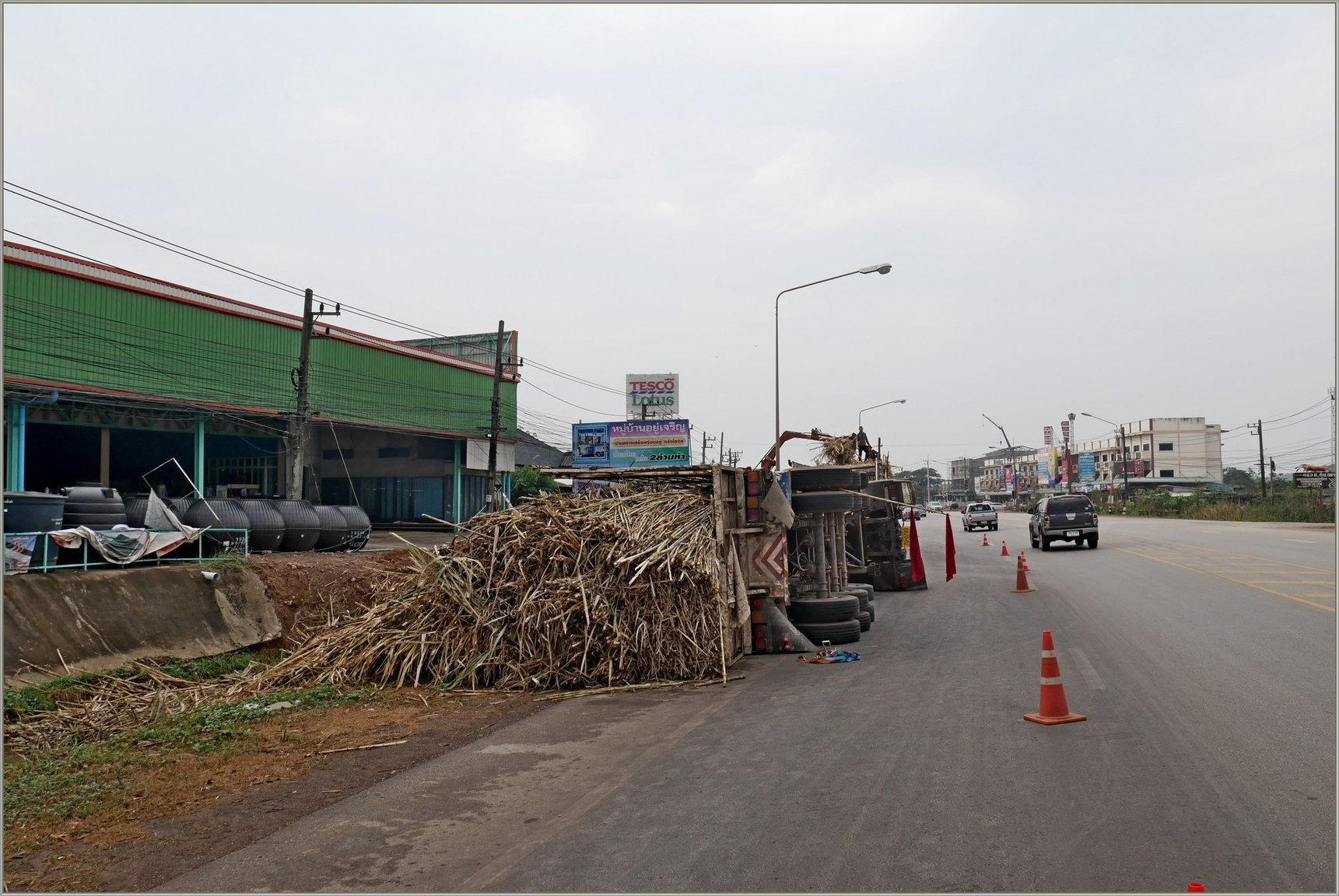 P1080978_Sawang_road_22.thumb.JPG.db504fc6c3b5519f6e33648afcbccb98.JPG