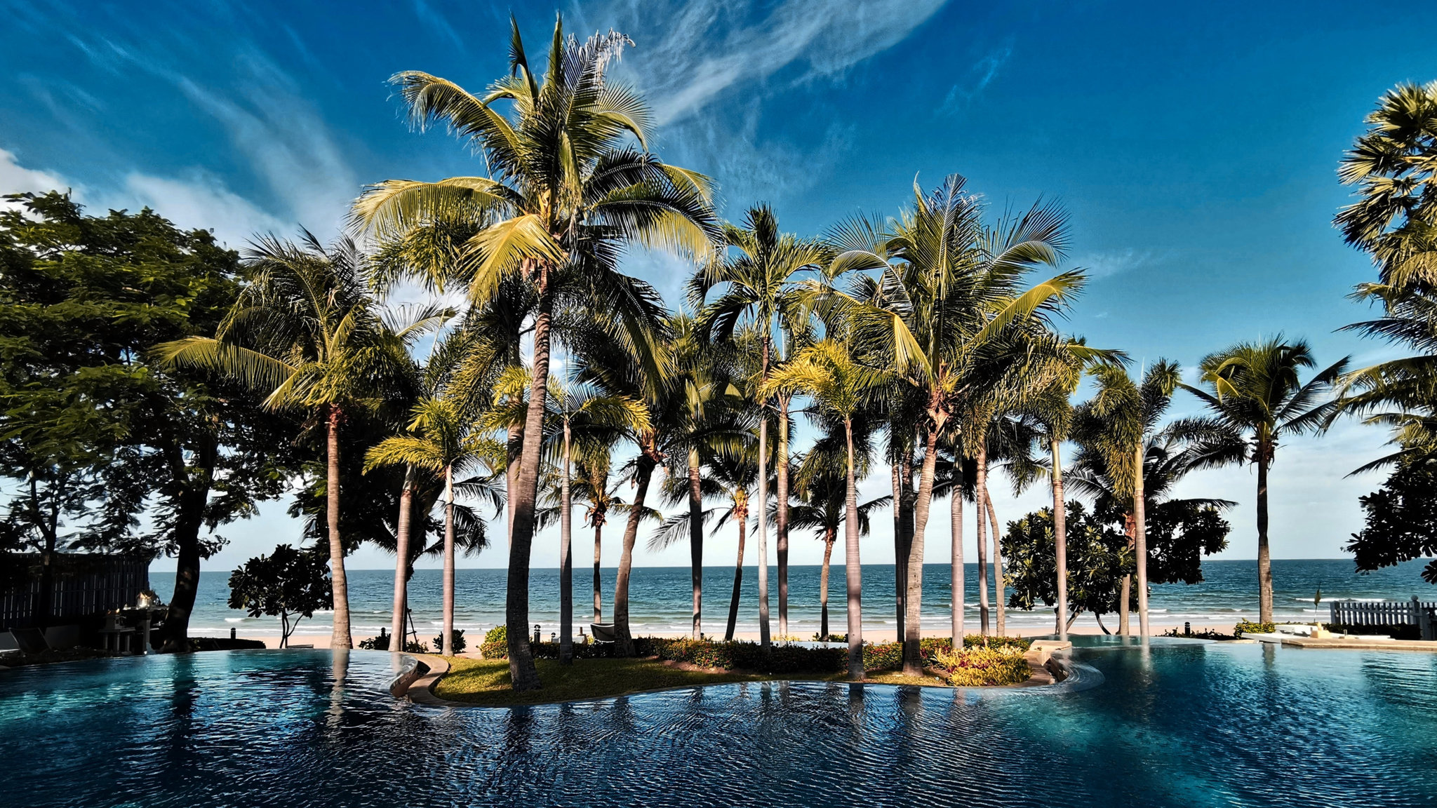 Infinity pool,  Baan Sanpleon, Hua Hin.jpg
