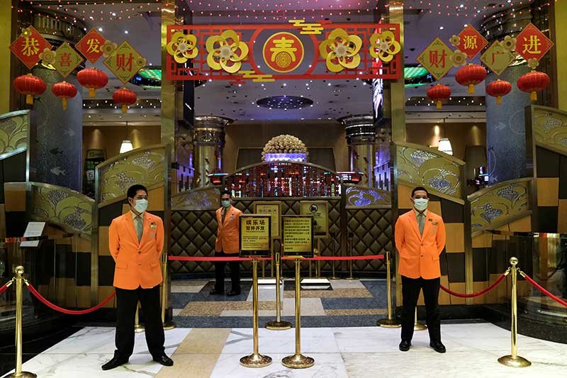 2020-02-04T183943Z_1_LYNXMPEG131LK_RTROPTP_4_CHINA-HEALTH-MACAU-CASINOS.JPG