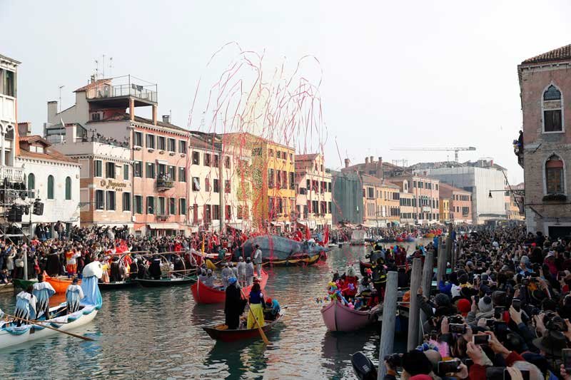 2020-02-23T134610Z_2_LYNXNPEG1M0G5_RTROPTP_4_ITALY-CARNIVAL-VENICE.JPG