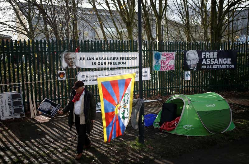 2020-02-25T215831Z_3_LYNXMPEG1O1E1_RTROPTP_4_BRITAIN-ASSANGE.JPG