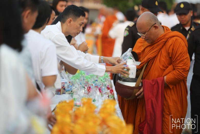 Makha Bucha 2.jpg