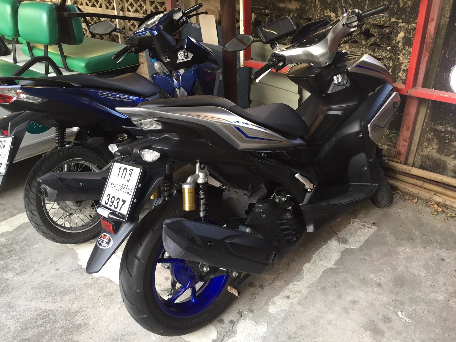 Aerox 155 rear suspension.jpg