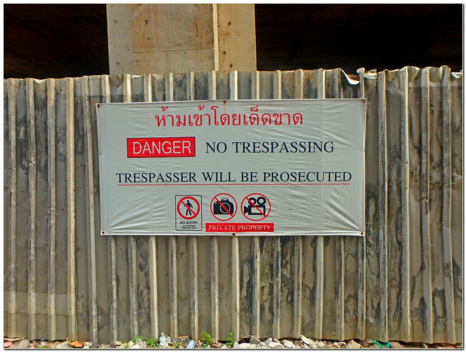 P8160460_Bangkok_Bangrak_district.thumb.JPG.baf47785e106eb65984c8b3a1e3442a2.JPG