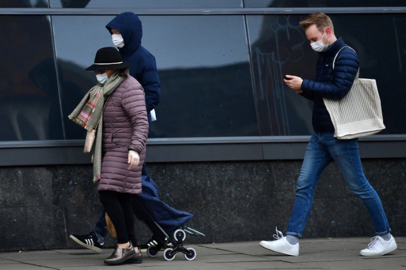 2020-03-20T091342Z_1_LYNXMPEG2J0OC_RTROPTP_3_HEALTH-CORONAVIRUS-BRITAIN.JPG
