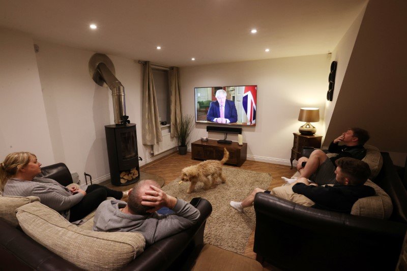 2020-03-23T205541Z_1_LYNXMPEG2M21Q_RTROPTP_3_HEALTH-CORONAVIRUS-BRITAIN.JPG