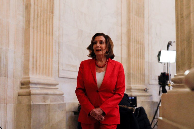 2020-03-26T181121Z_4_LYNXMPEG2P0PW_RTROPTP_3_HEALTH-CORONAVIRUS-USA-CONGRESS.JPG