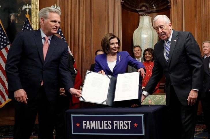 2020-03-27T193424Z_1_LYNXMPEG2Q1YJ_RTROPTP_3_HEALTH-CORONAVIRUS-USA-CONGRESS.JPG