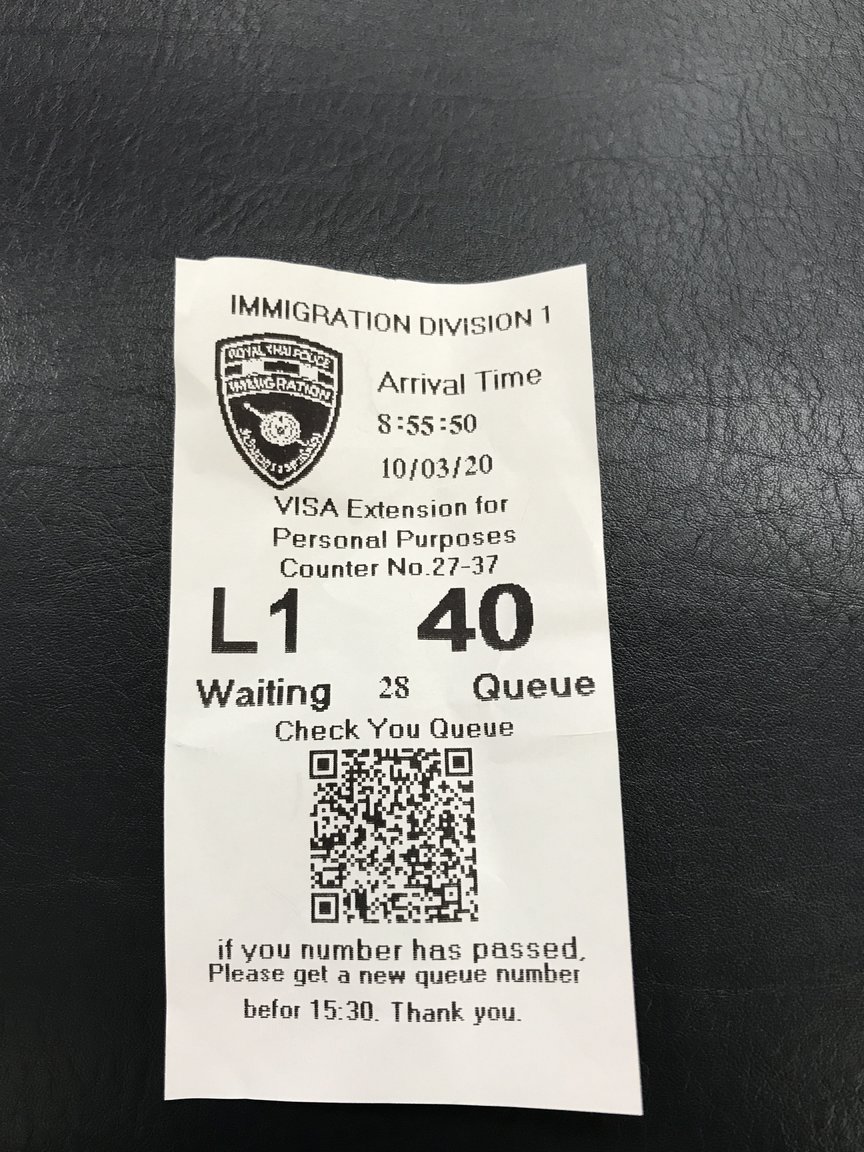 5. 9.20am queue coupon to wait another 28 applicants.JPG