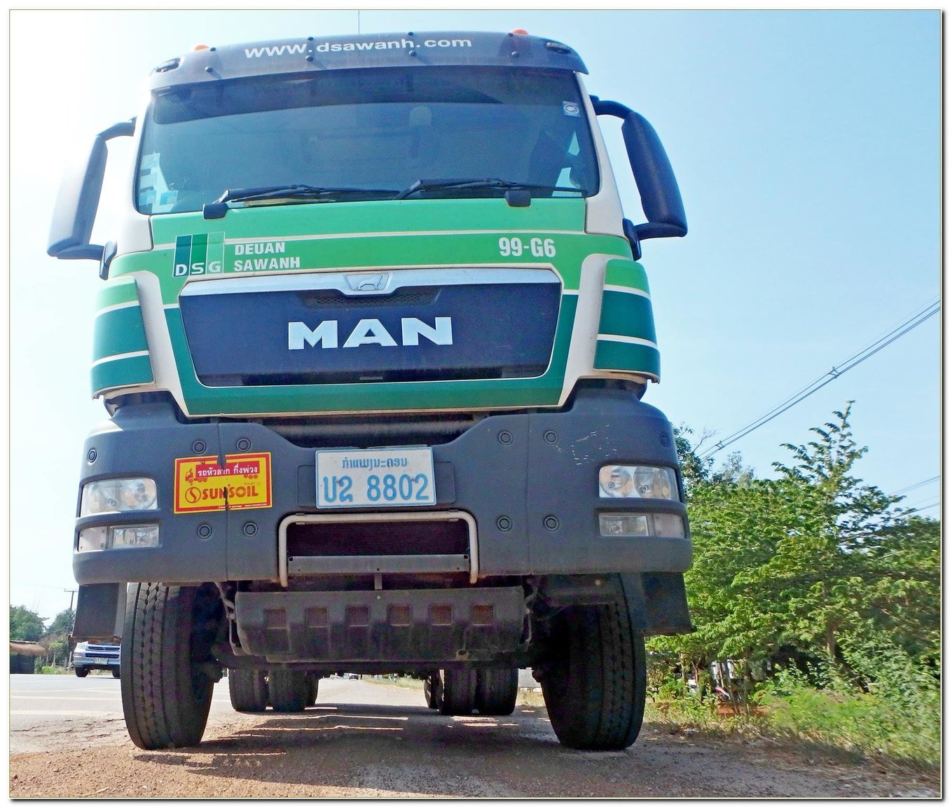 1271502390_P1130078_rd_22_lao_truck-MAN.thumb.JPG.211463c128e1e03ca497527e115c6b62.JPG