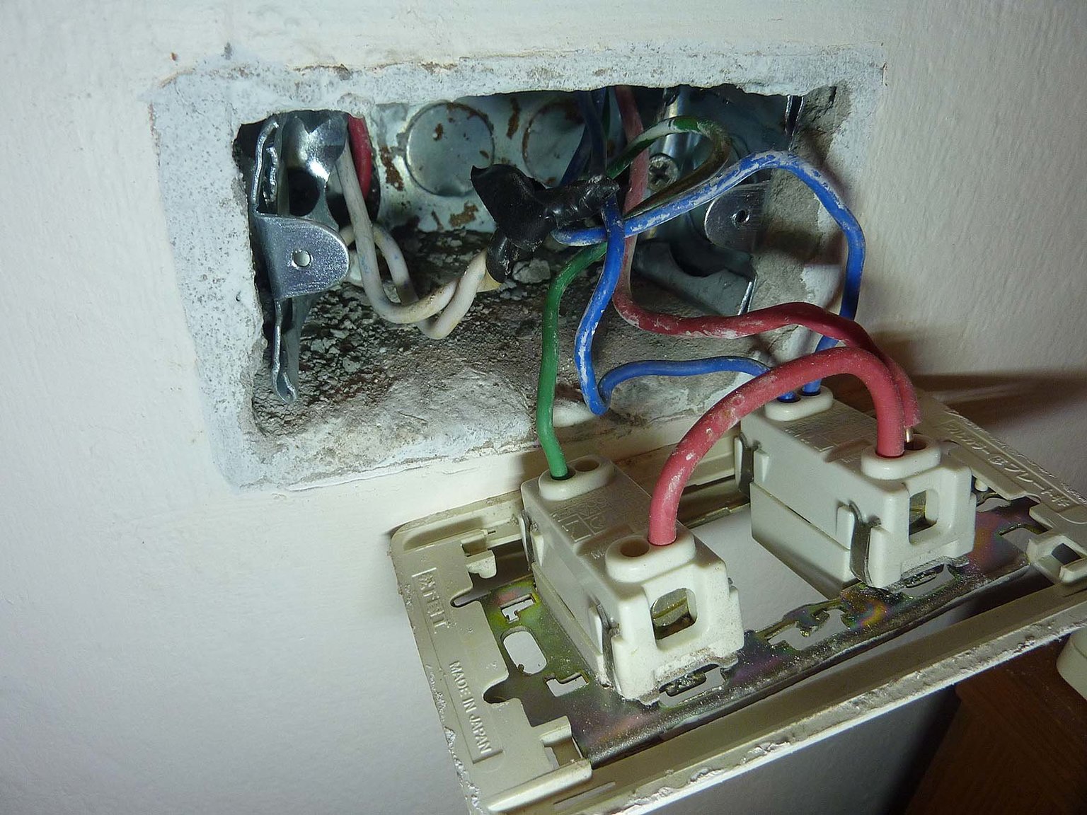 2 Switch Socket.jpg
