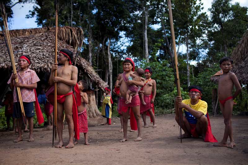 2020-04-01T210009Z_1_LYNXMPEG304Z0_RTROPTP_4_HEALTH-CORONAVIRUS-BRAZIL-INDIGENOUS.JPG