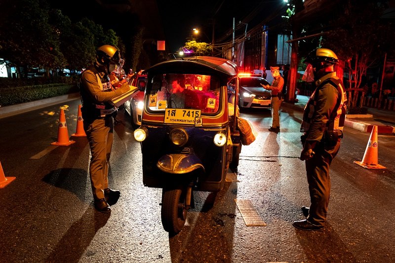 2020-04-04T045329Z_1_LYNXMPEG3304R_RTROPTP_4_HEALTH-CORONAVIRUS-THAILAND-CURFEW.JPG