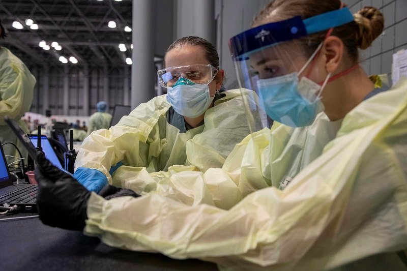 2020-04-12T021200Z_1_LYNXNPEG3B00U_RTROPTP_4_HEALTH-CORONAVIRUS-USA.JPG