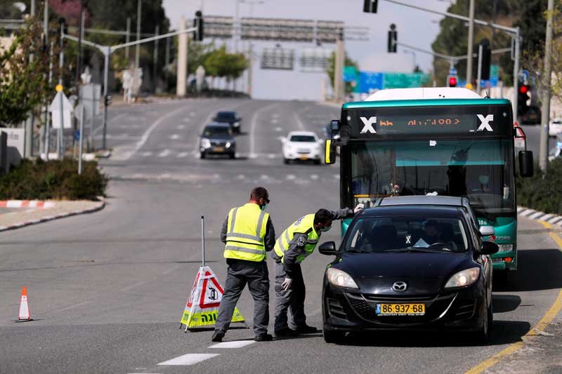2020-04-12T165619Z_2_LYNXNPEG3B0I0_RTROPTP_4_HEALTH-CORONAVIRUS-ISRAEL-PALESTINIANS.JPG