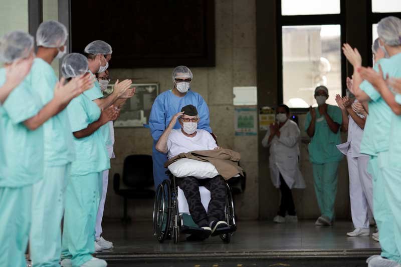 2020-04-14T230039Z_1_LYNXNPEG3D270_RTROPTP_4_HEALTH-CORONAVIRUS-BRAZIL.JPG