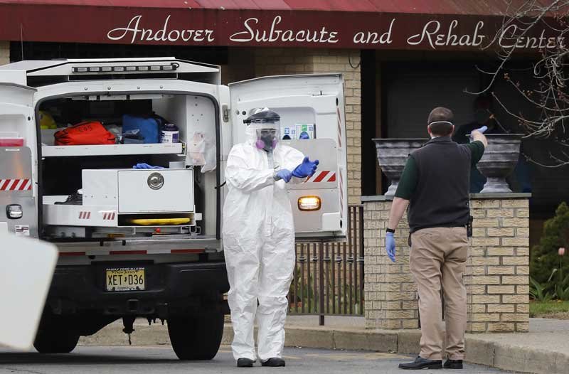 2020-04-16T232828Z_1_LYNXMPEG3F2JD_RTROPTP_4_HEALTH-CORONAVIRUS-USA-NURSING-HOME.JPG