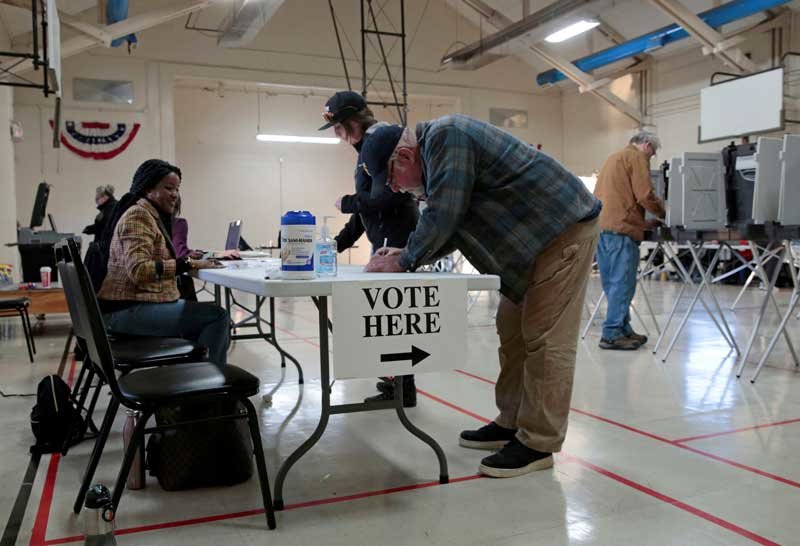 2020-04-22T233330Z_1_LYNXNPEG3L2CT_RTROPTP_4_USA-ELECTION-BATTLEGROUNDS.JPG