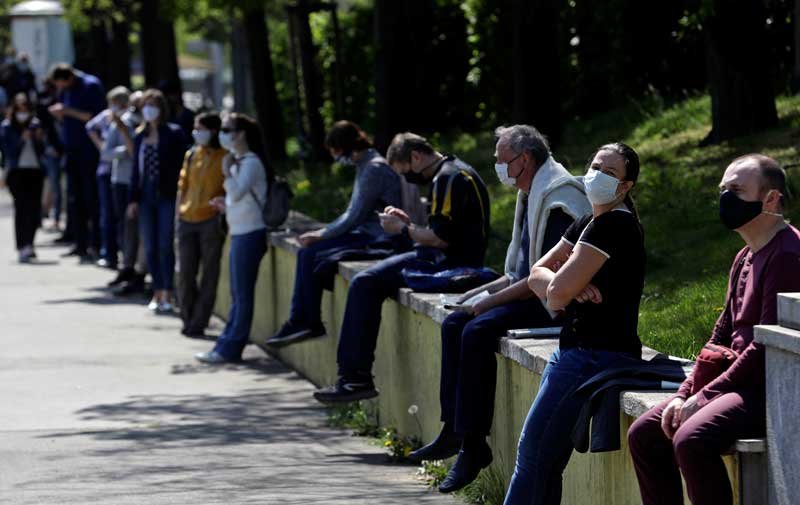 2020-04-23T182806Z_1_LYNXNPEG3M2C5_RTROPTP_4_HEALTH-CORONAVIRUS-CZECH-TESTS.JPG