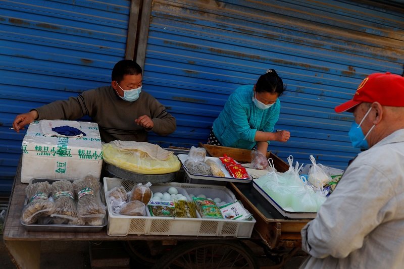 2020-04-25T035220Z_1_LYNXNPEG3O049_RTROPTP_4_HEALTH-CORONAVIRUS-EU-CHINA.JPG