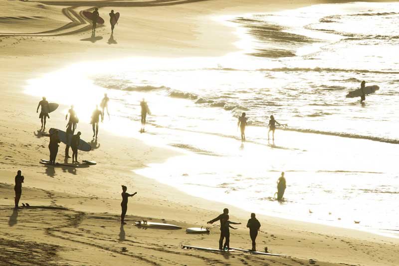 2020-04-27T232054Z_1_LYNXNPEG3Q28A_RTROPTP_4_HEALTH-CORONAVIRUS-AUSTRALIA-BONDI.JPG